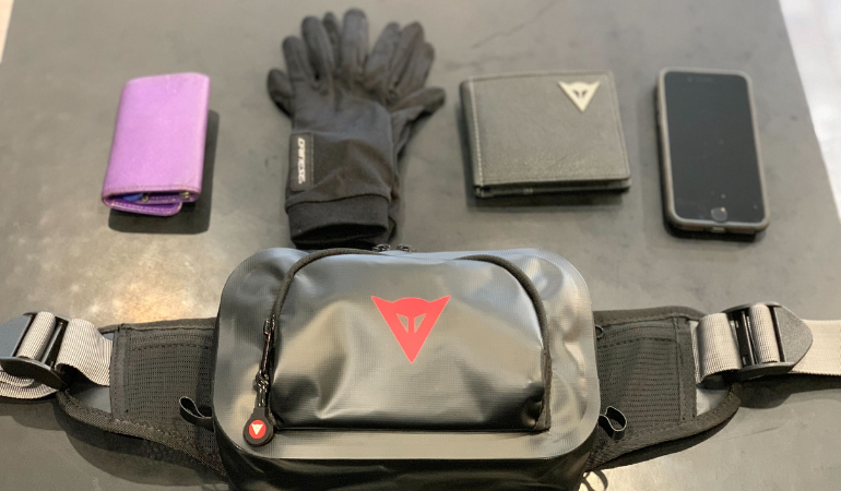 EXPLORER WAIST BAG 1.8Lはどんなバッグ？収納力と使い勝手を解説